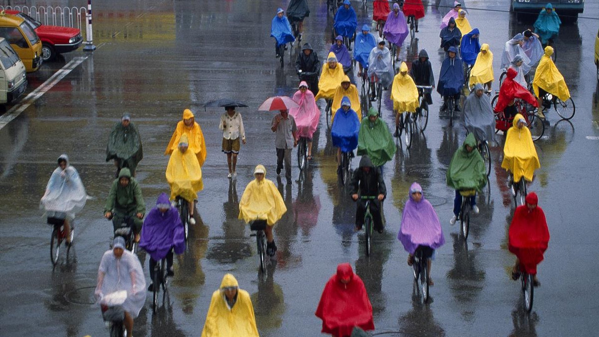vent fort pluie battante cycliste vêtement techniq